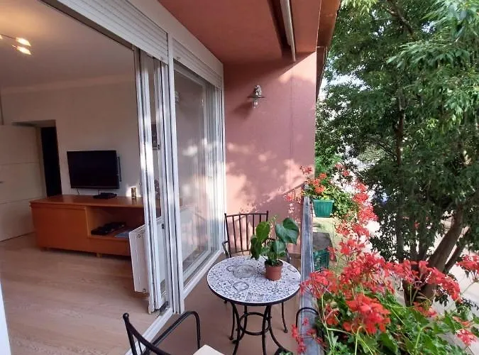 Anago 2 アパート